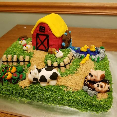 Easy Farm Cake, Barnyard Decor, Cow Cakes, Farm Cake, Little Red Hen, Red Hen, Farm Cow, Little Animals, Cake Inspiration