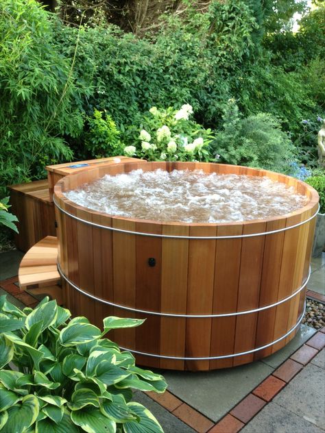 Cedar Hot Tub installed in UK by Riviera Hot Tubs Wooden Hot Tub, Small Hot Tub, Round Hot Tub, Hot Tub Landscaping, Hot Tub Patio, Cedar Hot Tub, Outdoor Hot Tub, 2x4 Projects, Diy Hot Tub