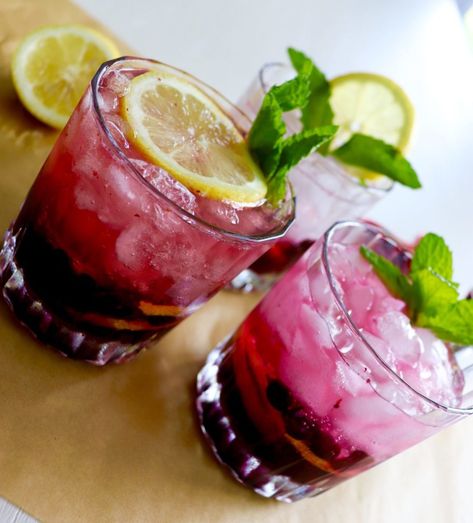 Blueberry Liquor Cocktails, Blueberry Liquor, Spritz Mocktail, Lemon Cocktails, Lemon Spritz, Blueberry Vodka, Spritzer Recipes, Lemon Vodka, Refreshing Summer Cocktails