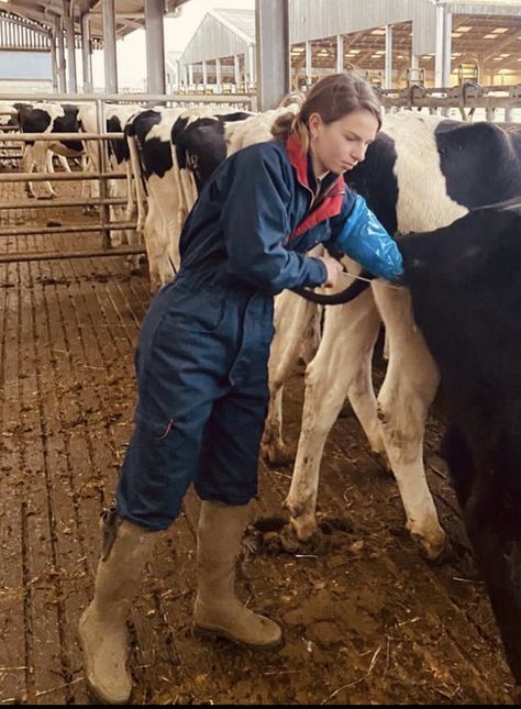 | Flickr Le Chameau Wellies, Jumpsuit And Boots, Ladies Wellies, Nurse Dress Uniform, Large Animal Vet, Farm Women, Rainwear Fashion, Pet Vet, Rubber Boots