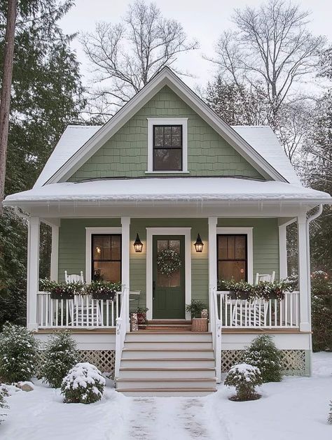 Unique Suburban House, Cute Small Homes Exterior, Small Home With Porch, White Cottage Exterior Uk, Country Suburban House, Cozy Small House Design, Victorian Era House Exterior, Small Cottage Home Exterior, Hometown Hgtv Exterior