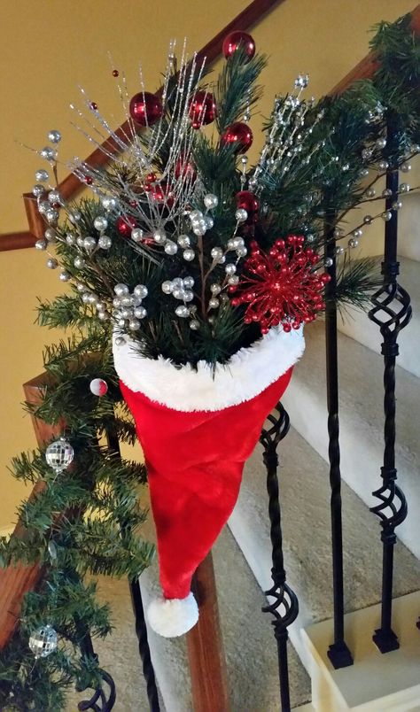 Decorating With Santa Hats, Christmas Hat Decorations, Santa Hat Wreath Diy, Santa Hat Decorating Ideas, Santa Hat Wreath, Diy Santa Hat, Hat Decor, Diy Santa, Christmas Window Decorations