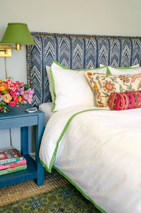 18 Ways to Make the Cool Mixed-Patterns Look Work in Your Home – SheKnows Mixing Patterns Living Room, Look Work, Mixing Patterns, Patterned Bedding, Raleigh North Carolina, Bedroom Bed Design, Dreamy Bedrooms, Modern Bedroom Design, Bedroom Designs