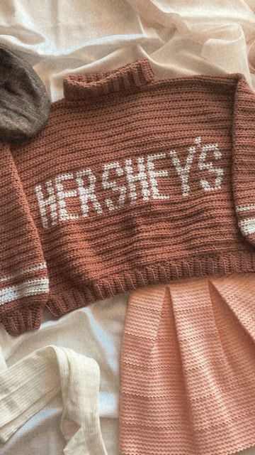 autumn olive crochet ♡ on Instagram: "hersheys sweater! ♡✨🤎 #chocolate #crochet #retro #autumnolivecrochet #fashion #vintagekitchensweater" Crochet Retro, Autumn Olive, Tootsie Roll, Crochet Tips, Crochet Inspiration, Crochet Blankets, Crochet Top Pattern, Crochet Blanket Patterns, Blanket Pattern