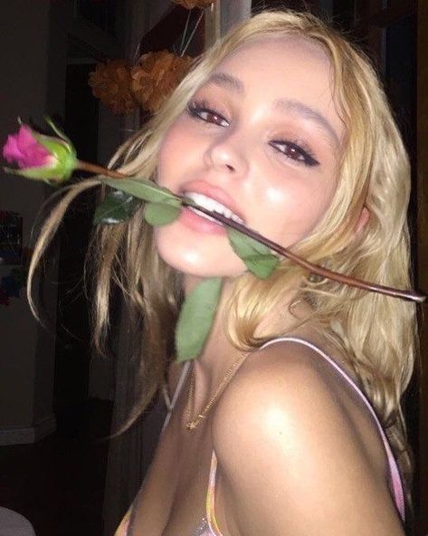 𝙻𝚒𝚕𝚢-𝚁𝚘𝚜𝚎 𝙳𝚎𝚙𝚙 (@lovelily.rose) posted on Instagram: “blonde baby #lilyrosedepp” • Jun 8, 2021 at 3:46am UTC Lily Rose Depp, Lily Rose, Lily, Pink, On Instagram, Instagram