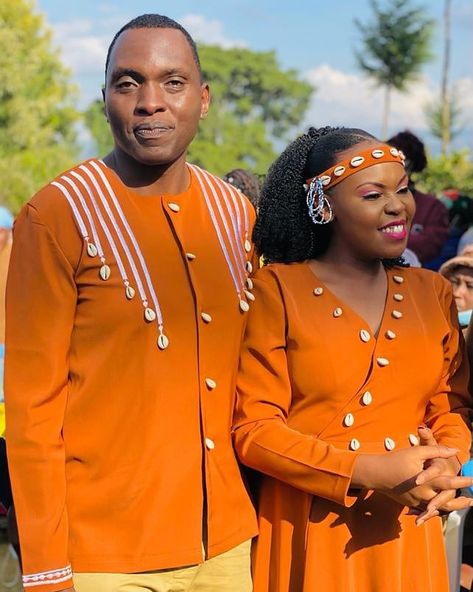 Kikuyu Traditional Attire Men, Ruracio Outfits For Couples, Kikuyu Traditional Wedding Dress, Kikuyu Traditional Attire, Ruracio Dresses, Couples African Outfits, African Traditional Wedding Dress, African Chic, African Attire Dresses