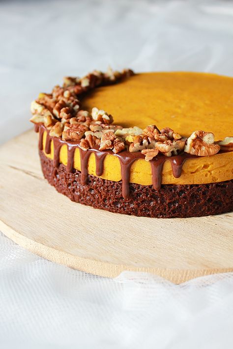 Pumpkin Mousse Chocolate Cake - Oh Sweet Day! Aka Thanksgiving, Mousse Chocolate Cake, Cake Autumn, Chocolate Filling For Cake, Chocolate Mousse Cake Filling, Cake Pumpkin, Mousse Chocolate, Pumpkin Mousse, Baking Journal