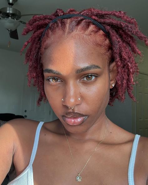 deep red color on locs #Regram via @www.instagram.com/p/CuKwMj9SSRd/ Loc Growth Progress, Color On Locs, Coloring Locs, Short Dreadlocks Hairstyles, Dreads Black Women, Color Locs, Red Dreadlocks, Dyed Dreads, Pretty Locs