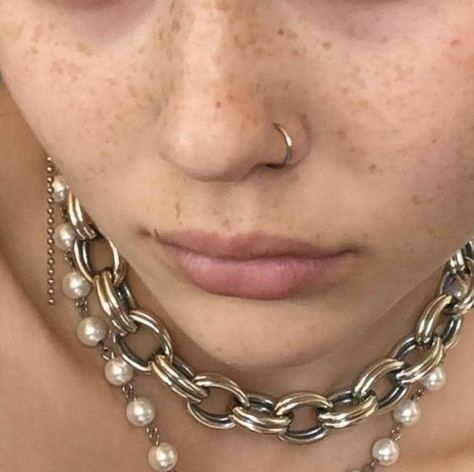 Nose Pierce, Piercings Ideas, Cute Nose Piercings, Nail Piercing, Pretty Nose, Cool Ear Piercings, Nose Piercings, Cool Piercings, Nose Piercing Jewelry