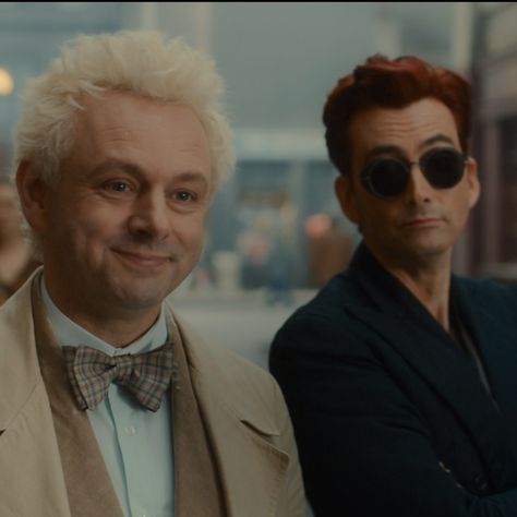 Good Omens Book, Terry Pratchett, Good Omens, Michael Sheen, Neil Gaiman, Angels And Demons, Serie Tv, Doctor Who, Movies And Tv Shows