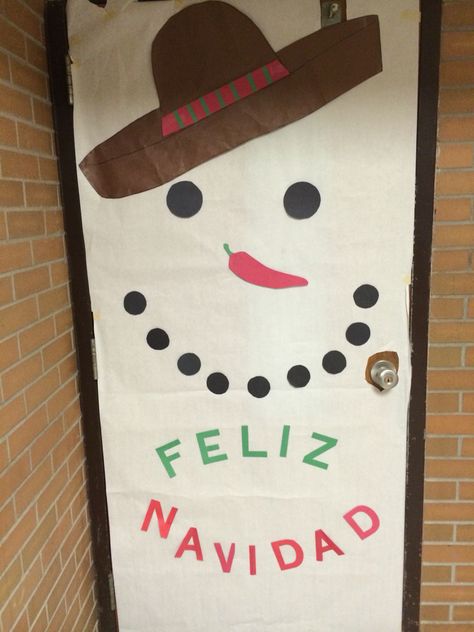 Spanish door decorations Spanish Classroom Door, Door Decor Classroom, Winter Classroom Door, Spanish Classroom Decor, Door Decorations Classroom Christmas, Christmas Bulletin Boards, New Year's Eve Activities, Christmas Door Decor, Christmas Door Decorating Contest