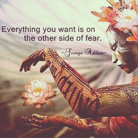 Frases Yoga, Woman With Flowers, Online Yoga Classes, Online Yoga, Yoga Quotes, A Quote, Yoga Inspiration, Spiritual Awakening, Yoga Meditation