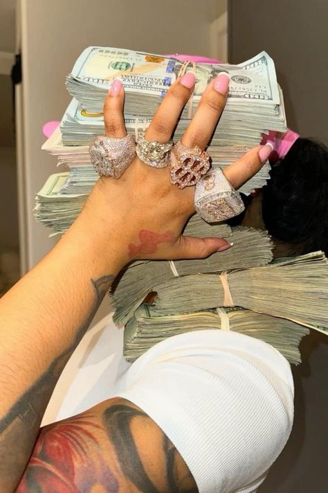 Pretty Girl Holding Money, Dancer Lifestyle, Life Goals Future, Money Vision Board, Back Message, Mo Money, Beautiful Photoshoot Ideas, Money Pictures, Money On My Mind