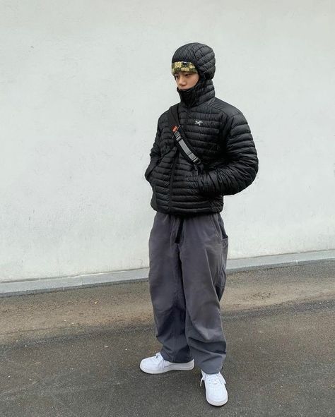 Stussy Beanie, Black Jacket Outfit, Tech Outfit, Beanie Outfit, Techwear Fashion, Rapper Outfits, Y2k Men, Baggy Clothes, Mens Outfit Inspiration