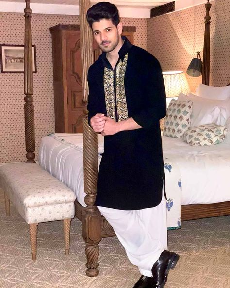 Indo Western Outfits For Men, Traditional Indian Mens Clothing, Sooraj Pancholi, Suraj Pancholi, Jumpsuit Outfit Wedding, Latest Kurta Designs, Pajama Men, Indian Wedding Clothes For Men, Wedding Kurta For Men