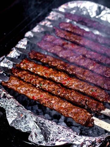 Adana Kebab - Turkish Lamb Kebabs Turkish Kebab Recipe, Turkish Chicken Kebab, Adana Kebab Recipe, Chicken Tikka Biryani, Easy Chicken Biryani Recipe, Adana Kebab, Turkish Lamb, Turkish Dishes, Seekh Kebabs