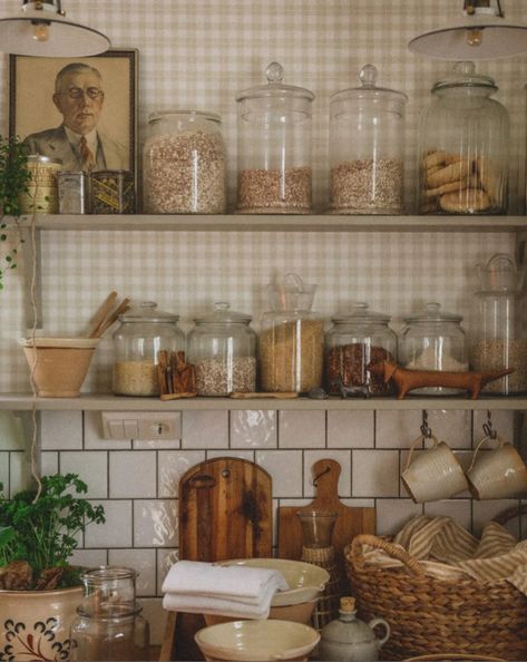 Cosy Home Aesthetic, North Sweden, Scandinavian Country Style, Grandmacore Aesthetic, Scandinavian Cottage, British Cottage, Swedish Kitchen, My Scandinavian Home, Cottage Aesthetic