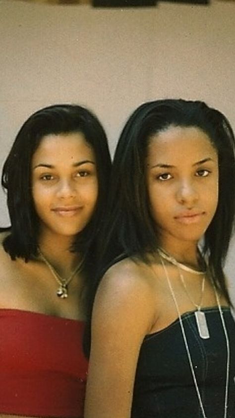 Aaliyah and Kidada Kidada Jones, Rip Aaliyah, Aaliyah Pictures, Aaliyah Style, Aaliyah Haughton, 90s Hip Hop Fashion, It Goes On, Aaliyah, Black Culture