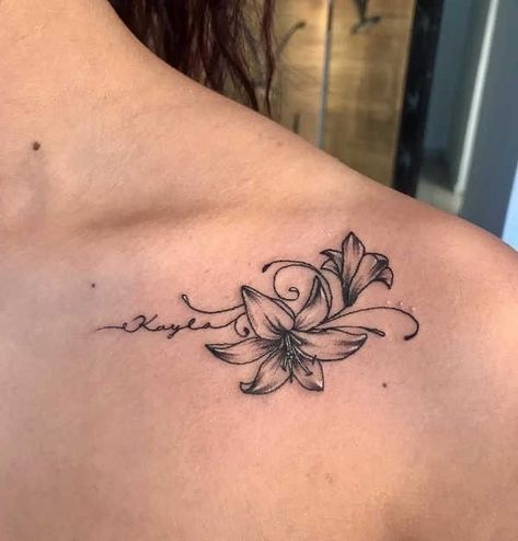 Front Shoulder Tattoos, Lillies Tattoo, Small Shoulder Tattoos, Pretty Hand Tattoos, Bone Tattoos, Small Pretty Tattoos, Flower Tattoo Shoulder, Tattoos For Black Skin, Tatuaje A Color