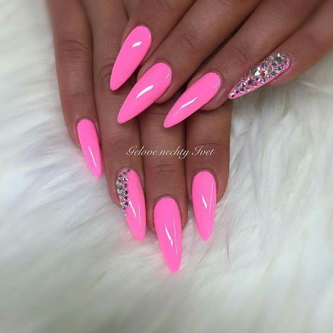 Barbie Pink Nails With Design, Barbie Pink Nails, Girly Nails, Cute Pink Nails, Valentine Nails, Nails Today, Pink Nail Art, Bright Nails, Glam Nails