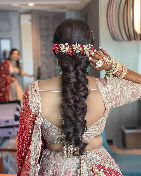 Indian Wedding Braid, Braid Bridal Hairstyles, Braid Fishtail, Wedding Braid, Pretty Ponytails, Bridal Hairstyles With Braids, Engagement Hairstyles, Wedding Braids, Backless Blouse Designs