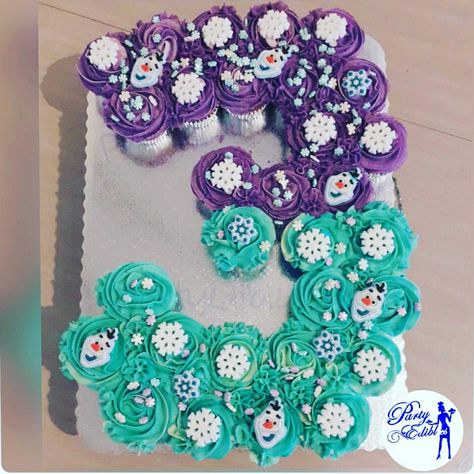 Number 3 shaped frozen themed cupcakes Frozen Themed Cupcake Cake, 3 Shaped Cupcakes, Number 3 Frozen Cake, Cupcake Cake 3 Shape, Frozen Themed Cupcakes Ideas, Cupcake 3 Shape, 3 Cupcake Cake Number, Number 3 Cupcake Cake, Frozen Themed Cupcakes