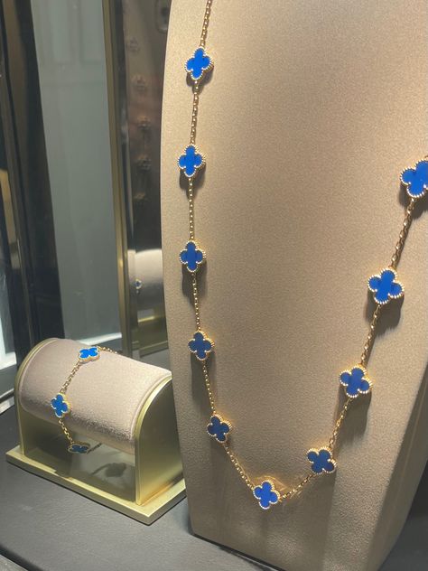 Van Cleef Arpels Blue Necklace, Van Klif Necklace, Blue Van Cleef Necklace, Blue Van Cleef Bracelet, Van Cleef Set, Blue Van Cleef, Van Cleef Aesthetic, Van Clef, Van Cleef Arpels Necklace