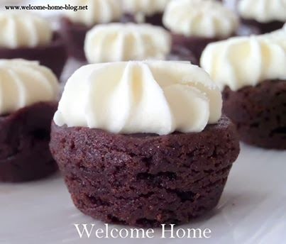 Welcome Home: Brownie Bites with Cream Cheese Frosting Football Baking, Bites Desserts, Starvin Marvin, Gf Brownies, Mini Brownie Bites, Rolo Candy, Party Nibbles, Mint Frosting, Brownie Bites Recipe