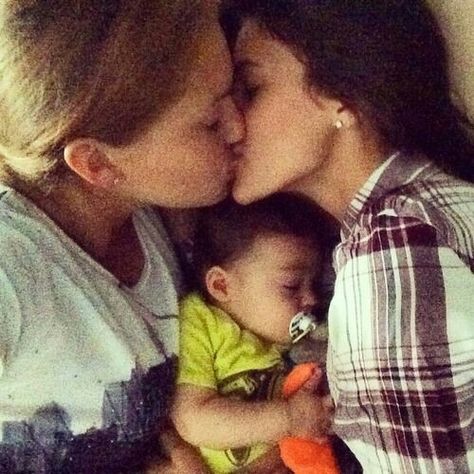 <3 So beautiful <3 Love Makes A Family, Woman Loving Woman, Lgbt Love, Girl Friends, Little Family, Best Mother, Family Goals, I Love Girls, Future Life