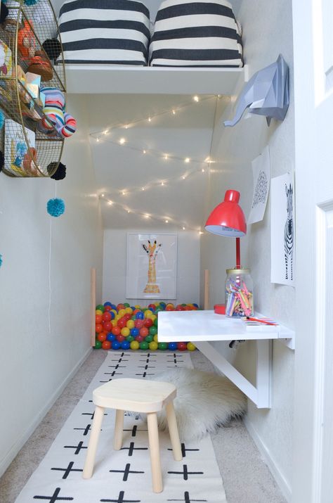 Under The Stairs Closet Playroom | Momma Society-The COmmunity of Modern Moms Under Stairs Playhouse, Under Stairs Playroom, Kids Nook, Under Stairs Nook, Room Under Stairs, Stair Nook, Closet Under Stairs, تحت الدرج, Modern Playroom