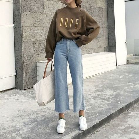 kfashion pinterest | @meilinapr Fesyen Korea, Moda Ulzzang, Jeans Trend, Skirt Diy, Mode Grunge, Look Retro, K Fashion, غرفة ملابس, Retro Mode