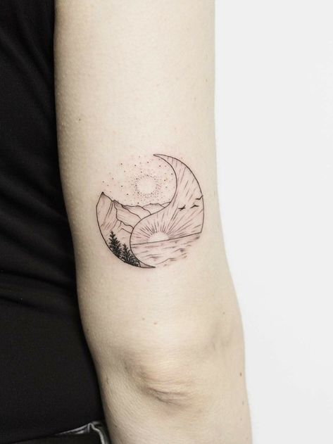 Moon And Sea Tattoo, Moutain Tattoos, Wellen Tattoo, Simbolos Tattoo, Tattoo Sonne, Yin Yang Tattoo, Ying Yang Tattoo, Moon Mountain, Yang Tattoo