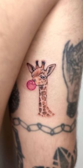 Tattoos Giraffe, Small Giraffe Tattoo, Pfp Animal, Tattoos Fish, Tattoo Fishing, Zebra Tattoos, Tattoos Ankle, Giraffe Tattoo, Character Pfp