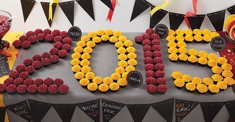 25 Killer Ideas to Throw an Amazing Graduation Party - Raising Teens Today Graduation Cupcake Display, Grad Party Food, Grad Party Ideas, Graduation Desserts, Senior Graduation Party, Graduation Party High, Graduation Party Foods, Graduation Open Houses, 8th Grade Graduation