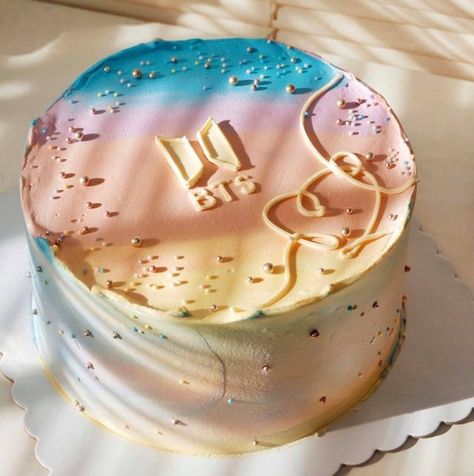 Army Birthday Cakes, Bts Cake, Pastel Cakes, Cake Mini, Korean Cake, Simple Cake Designs, Mini Cakes Birthday, Bts Birthdays, Simple Birthday Cake