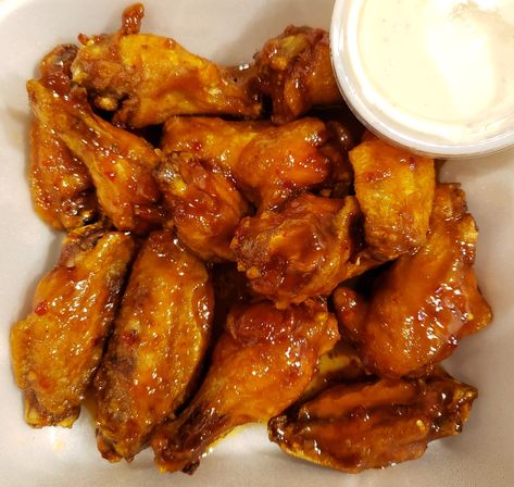 Option A. Wings from #CrispyCrust. Option B. Please see option A. Option C. Refer to option B. Wings from #CrispyCrust it is! Start the weekend with a bang! 🎉🎉🎉 Call Glendale/Atwater (323) 661-3111 or Hollywood (323) 467-2000 We’re getting busy fast! 🏃🏃‍♀‍🏃‍♂‍ Crisp Chicken Wings, Crunchy Wings, Extra Crispy Chicken Wings, Chili Wings, Bbq Korean, Wing Flavors, Sweet Chili Wings, Mango Habanero Sauce, Basil Pizza