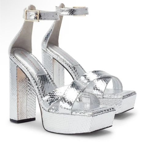 睊 NIB! Good American Silver Platform Sandals