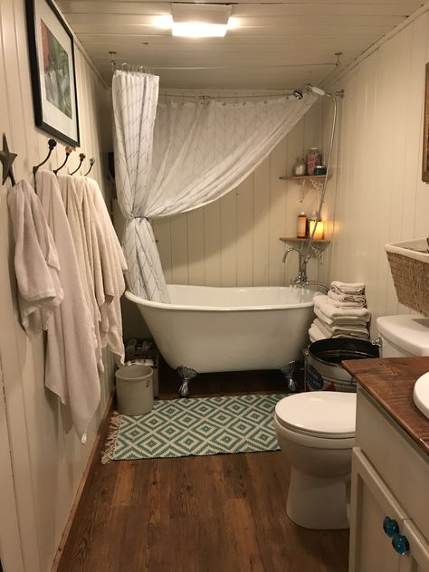 Small Bathroom Clawfoot Tub, Clawfoot Tub Storage, Small Bathroom With Clawfoot Tub, Clawfoot Tub Shower Combo, Victorian House Bathroom, Clawfoot Tub Ideas, Bathroom With Clawfoot Tub, Clawfoot Tub Bathroom, Clawfoot Tubs