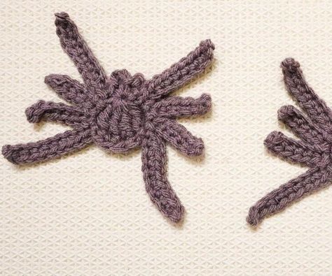 Crocheted Spiders, Spider Applique, Crochet Spider, Quick Crochet Projects, Spider Decorations, Extra Yarn, Make Halloween, Crochet Supplies, Decoration Halloween