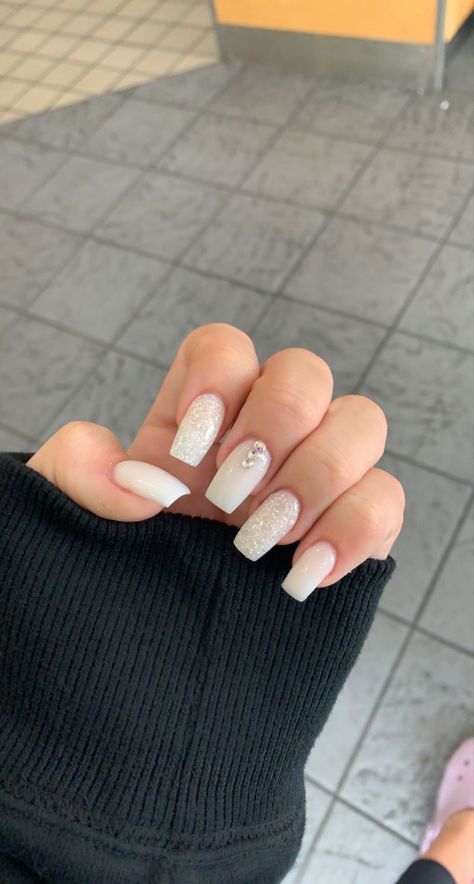 Simple Homecoming Nails Acrylic, Sorority Rush Nails Ideas, First Communion Nails For Kids, Senior Picture Nails Ideas White, Confirmation Nail Ideas, Hoco Nails For Black Dress, White Hoco Nails, Cute Homecoming Nails, Cute Hoco Nails