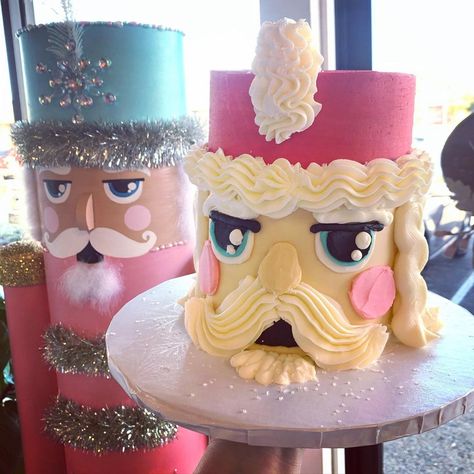 Nutcracker Cake, Cake Hat, Nutcracker Party, White Elephant Party, I Still Love Him, Christmas Menu, Nutcracker Christmas, Buttercream Cake, Christmas Cake