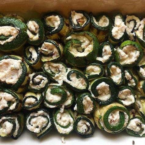 Zucchini Involtini, Chicken On The Grill, Zucchini Rolls, Fresh Zucchini, Lemon Zucchini, Roast Zucchini, Light Appetizers, Zucchini Slice, Pecorino Cheese