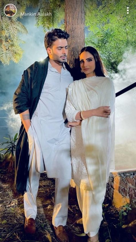 Mankirt Aulakh Pics, Mankirat Aulakh, Mankirt Aulakh, Punjabi Couple, Pinterest Video, Love Songs Lyrics, Songs Lyrics, Love Songs, Song Lyrics