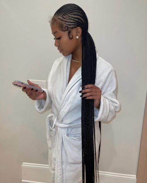 Long Cornrows For Black Women, Knee Length Stitch Braids, Des Dior Braids, Free Style Braids, Small Feed In Braids Cornrows, Freestyle Feed In Braids, Ashanti Braids, Swirl Cornrows, Cruise Hairstyles For Black Women