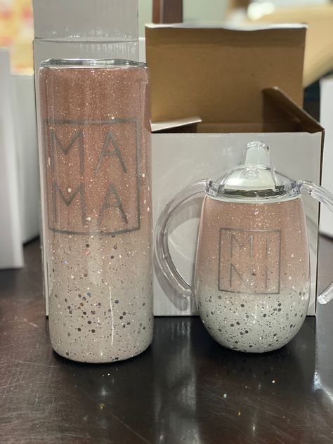 Mama Glitter Tumbler Ideas, Mommy Tumbler Cups, Cute Glitter Tumbler Ideas, Mom And Daughter Tumbler Cups, Girl Mom Tumbler Cups, Glitter Sippy Cup Tumbler, Neutral Tumbler Cups, Glitter Tumbler Designs, Glitter Sublimation Tumbler Ideas