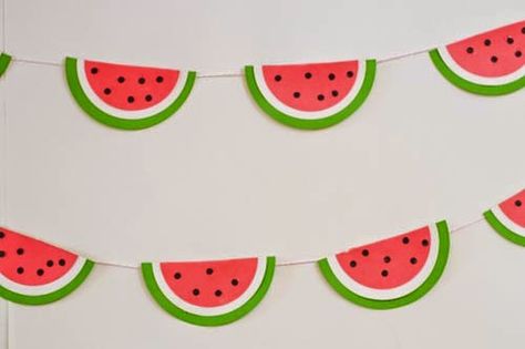 Watermelon Garland, Craft Ideas For Beginners, Aesthetic Paper, National Watermelon Day, Watermelon Crafts, Tropical Theme Party, Watermelon Day, Watermelon Birthday Parties, Floating Decorations