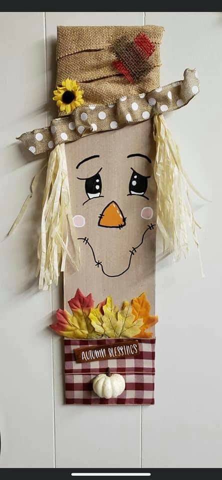 Ceiling Fan Crafts, Ceiling Fan Art, Scarecrow Crafts, Easy Fall Wreaths, Fall Decor Diy Crafts, Fall Decor Dollar Tree, Porch Welcome Sign, Halloween Goodies, Dollar Tree Diy Crafts