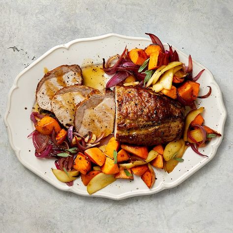 Enjoy a tasty and delicious meal with your loved ones. Learn how to make Cider-Glazed Roast Pork with Apples, Sweet Potato & Sage & see the Smartpoints value of this great recipe. Pork With Apples, Apple Pork Loin, Pork Roast With Apples, Sage Recipes, Apple Pork, Pork Glaze, Simple Green Salad, Roast Pork, Hungry Girl