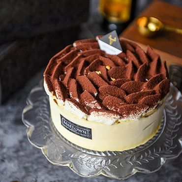 Tiramisu Cake Decoration Ideas, Tiramisu Design, Tiramisu Cake Design, Tiramisu Decoration Ideas, Tiramisu Birthday Cake, Best Tiramisu Recipe, Chocolate Cake Designs, Cake Writing, Tiramisu Cake