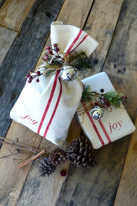 27 Creative Gift Wrapping Ideas For Christmas Wrapped Presents, Diy Jul, Easy Diy Christmas Gifts, Creative Christmas Gifts, Unique Gift Wrapping, Creative Gift Wrapping, Holiday Gift Wrap, Easy Christmas Diy, Christmas Gift Bags